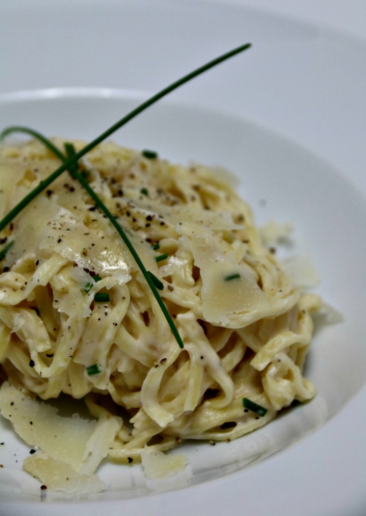 Simple Linguine with an Alfredo Sauce